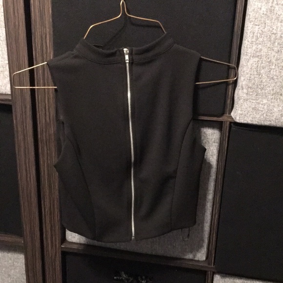 FOREVER 21 Crop Top - Picture 2 of 2